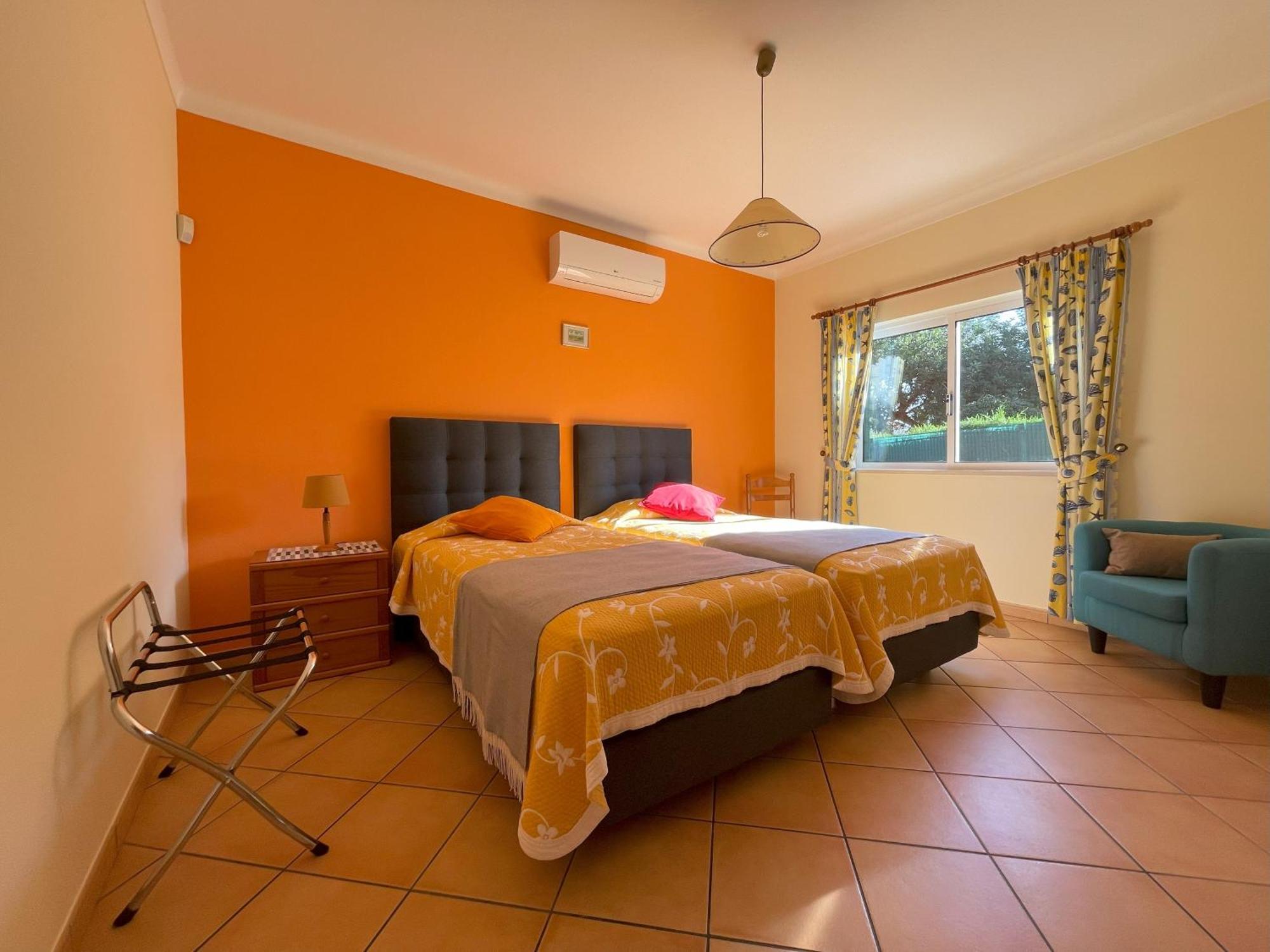 Villa Eber - Independent 1 & 2 Bedroom Apartments, Pool, Air Con, Fast Wi-Fi, Near Old Town Of Albufeira And Beaches Екстер'єр фото