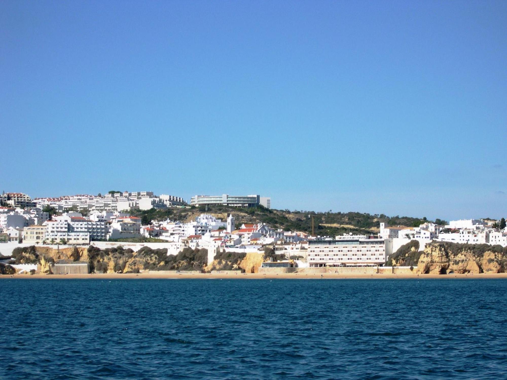 Villa Eber - Independent 1 & 2 Bedroom Apartments, Pool, Air Con, Fast Wi-Fi, Near Old Town Of Albufeira And Beaches Екстер'єр фото