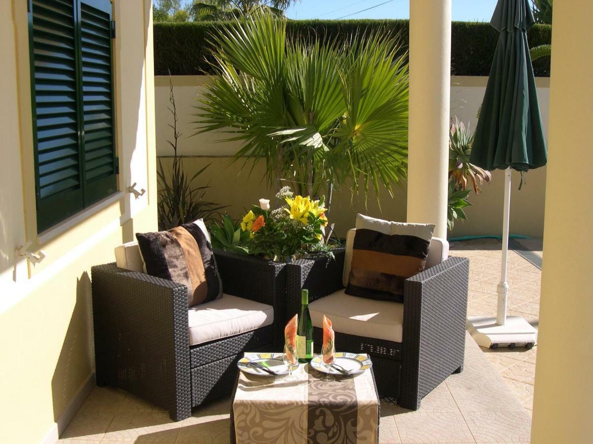 Villa Eber - Independent 1 & 2 Bedroom Apartments, Pool, Air Con, Fast Wi-Fi, Near Old Town Of Albufeira And Beaches Екстер'єр фото