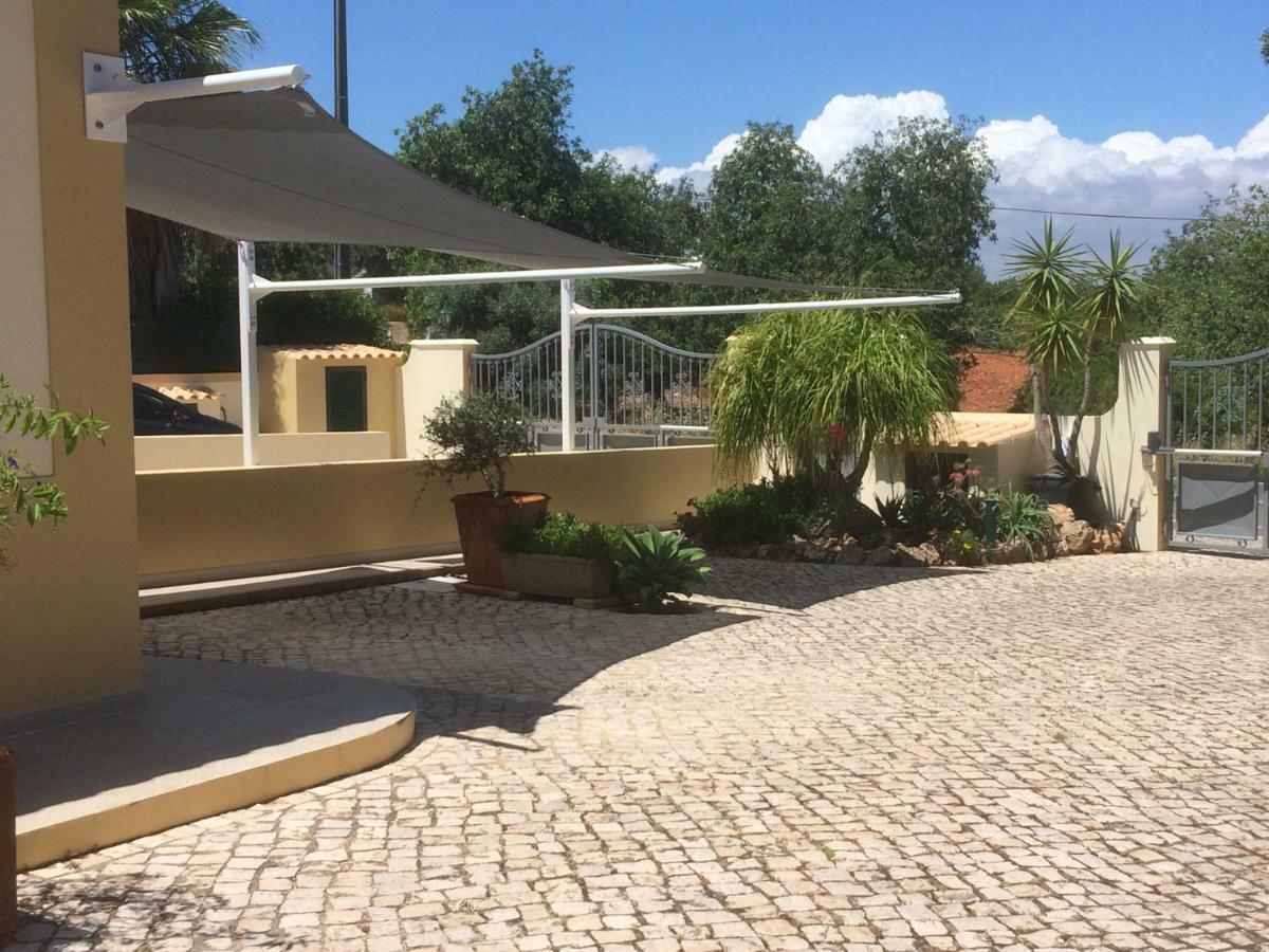 Villa Eber - Independent 1 & 2 Bedroom Apartments, Pool, Air Con, Fast Wi-Fi, Near Old Town Of Albufeira And Beaches Екстер'єр фото