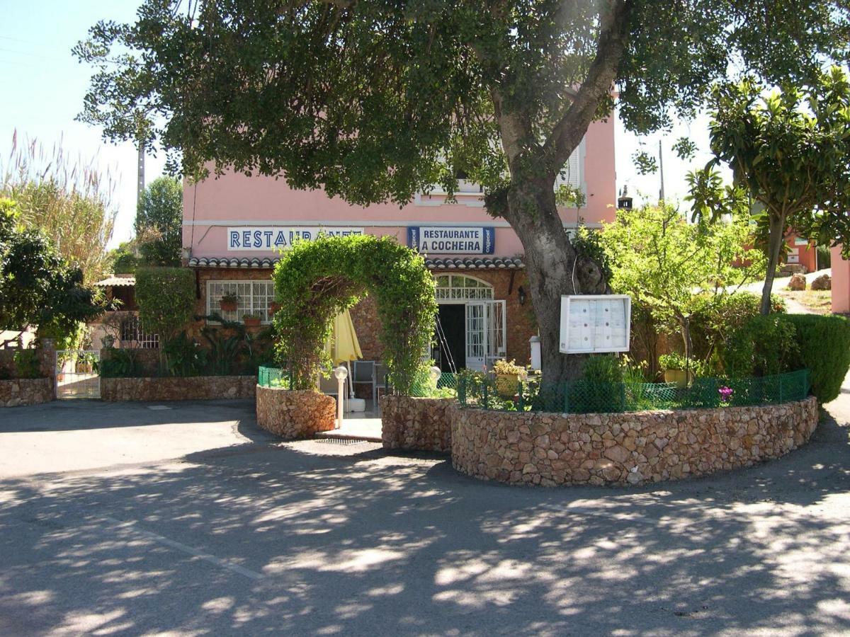 Villa Eber - Independent 1 & 2 Bedroom Apartments, Pool, Air Con, Fast Wi-Fi, Near Old Town Of Albufeira And Beaches Екстер'єр фото