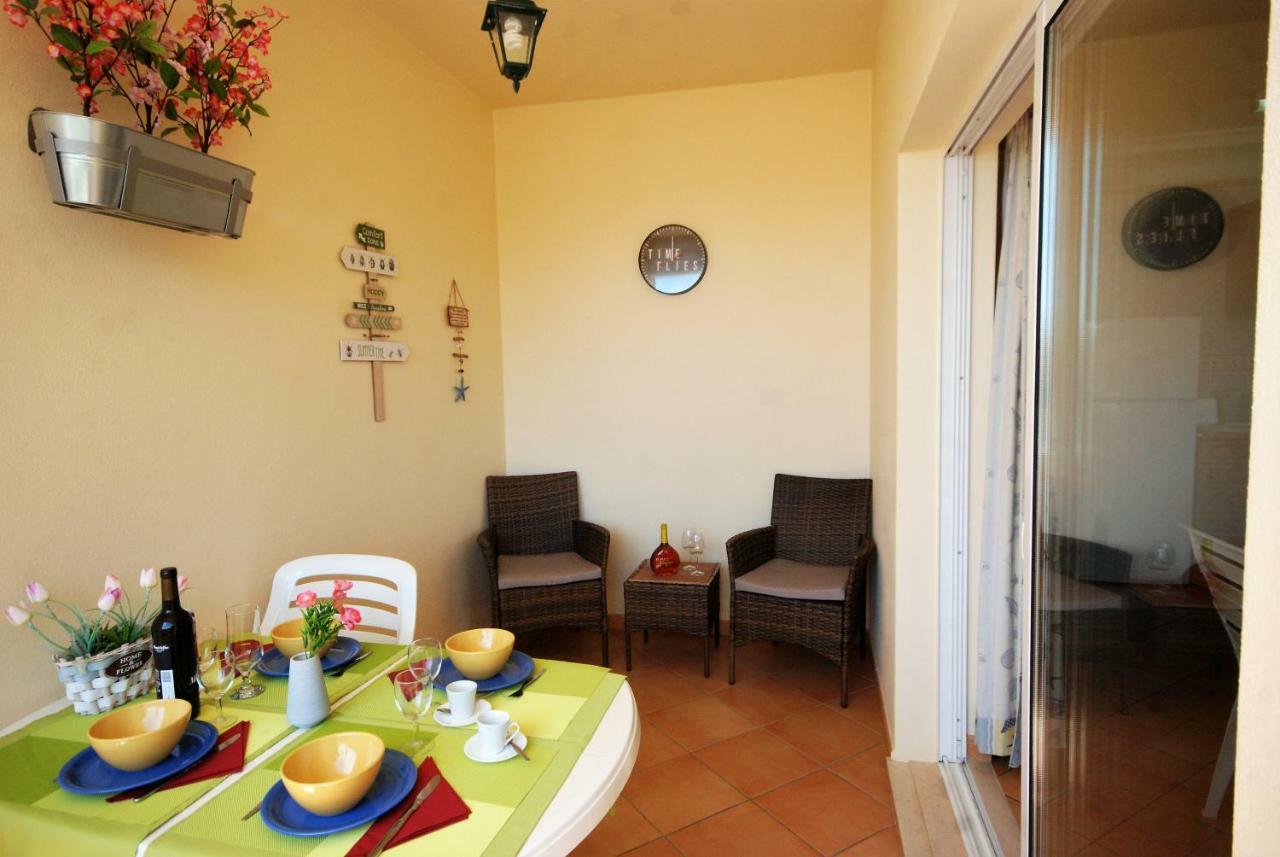 Villa Eber - Independent 1 & 2 Bedroom Apartments, Pool, Air Con, Fast Wi-Fi, Near Old Town Of Albufeira And Beaches Екстер'єр фото