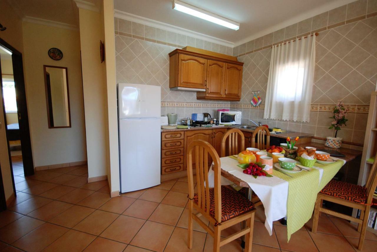 Villa Eber - Independent 1 & 2 Bedroom Apartments, Pool, Air Con, Fast Wi-Fi, Near Old Town Of Albufeira And Beaches Екстер'єр фото
